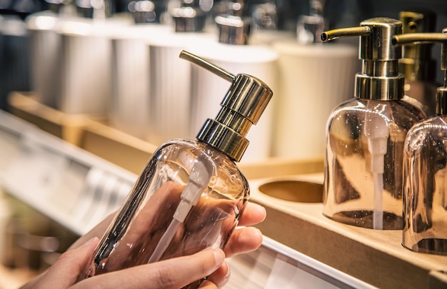 Jakie są korzyści z kupowania perfum online?